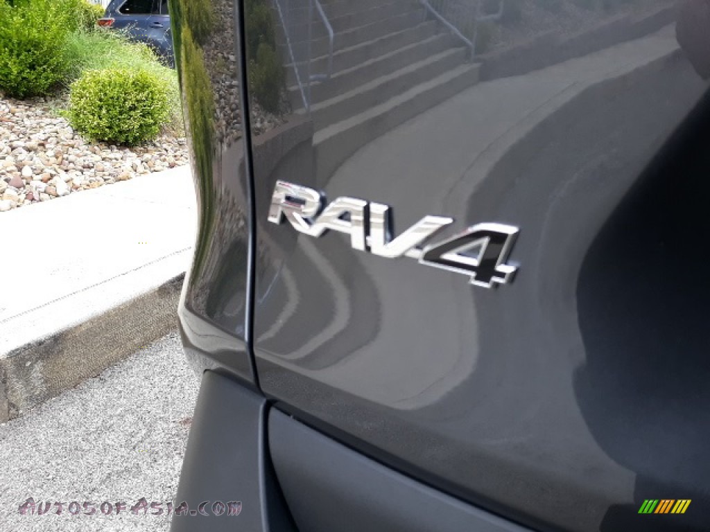 2020 RAV4 XLE AWD - Lunar Rock / Light Gray photo #31