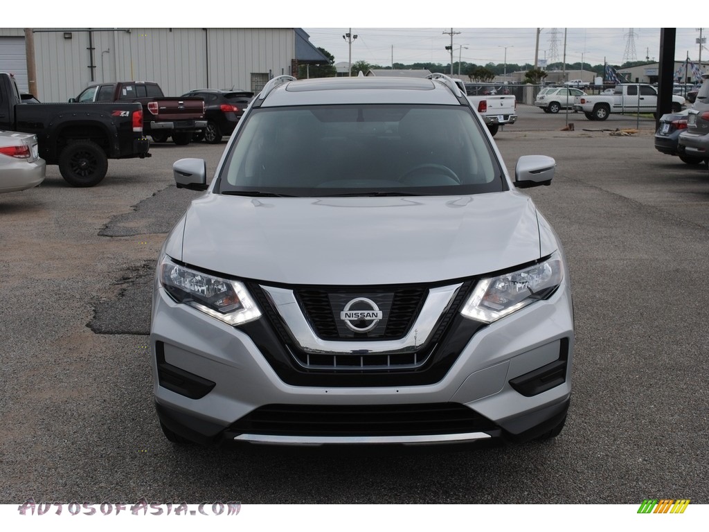 2017 Rogue SV AWD - Brilliant Silver / Charcoal photo #8