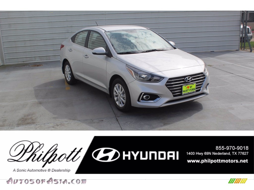 Olympus Silver / Black Hyundai Accent SEL