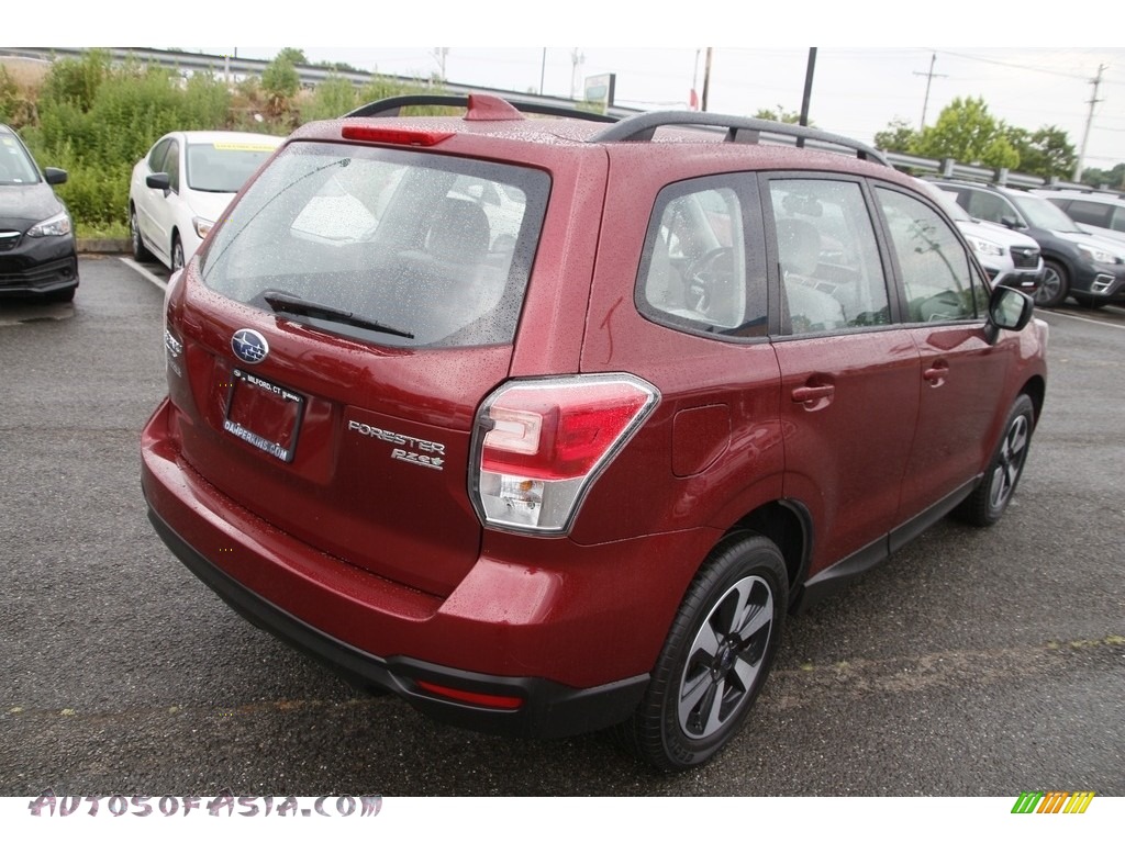 2017 Forester 2.5i - Venetian Red Pearl / Gray photo #5