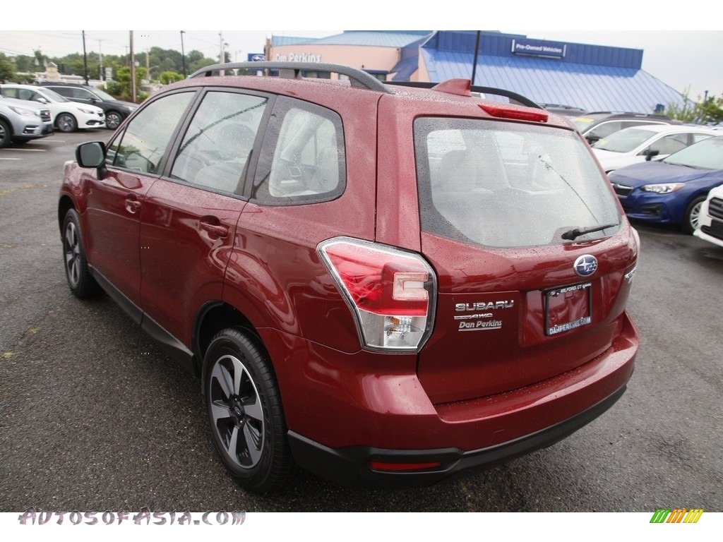 2017 Forester 2.5i - Venetian Red Pearl / Gray photo #7