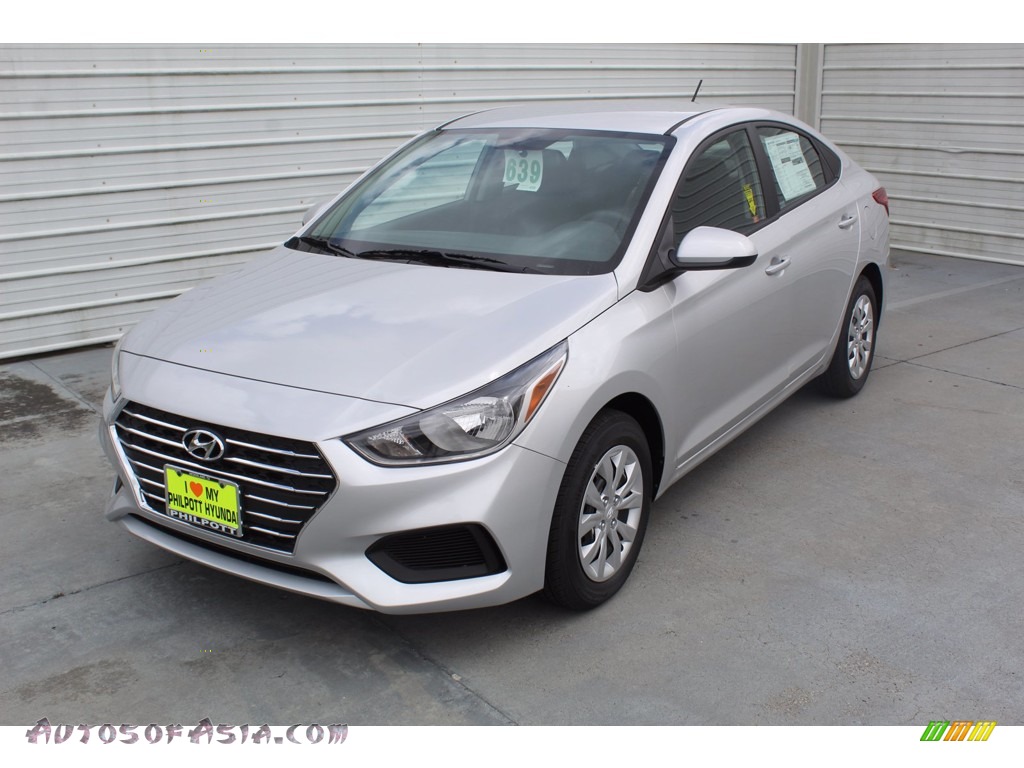 2020 Accent SE - Olympus Silver / Black photo #4
