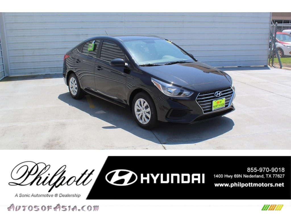 Absolute Black / Beige Hyundai Accent SE
