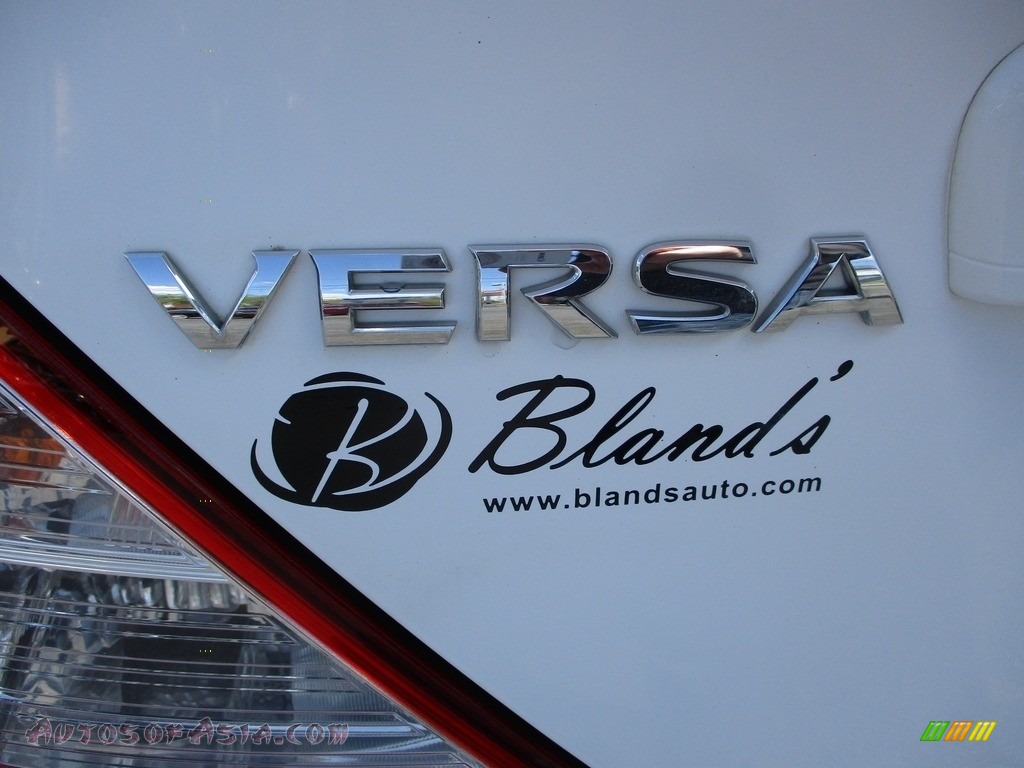 2015 Versa 1.6 S Sedan - Fresh Powder / Charcoal photo #21