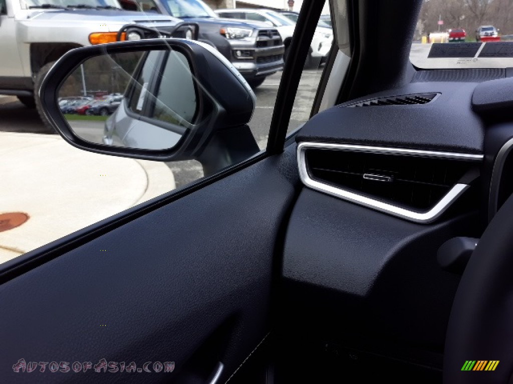 2020 Corolla Hatchback SE - Classic Silver Metallic / Black photo #7