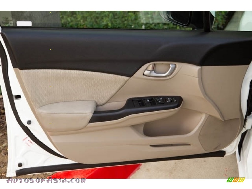 2014 Civic LX Sedan - Taffeta White / Beige photo #26