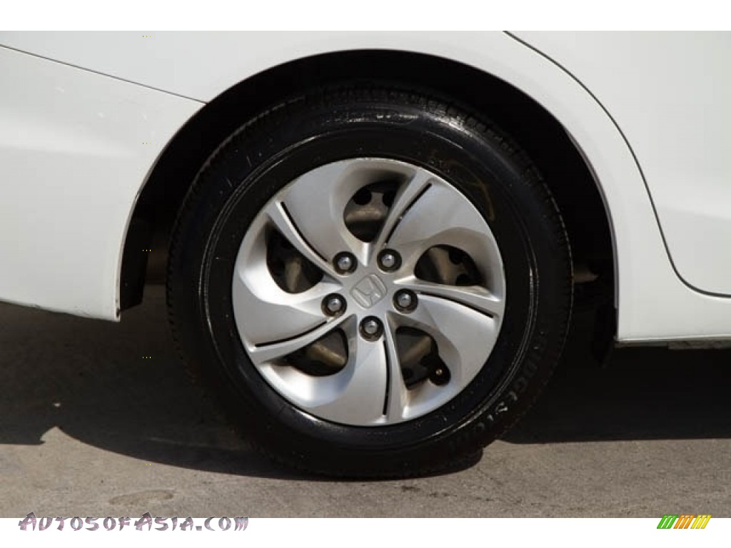 2014 Civic LX Sedan - Taffeta White / Beige photo #34