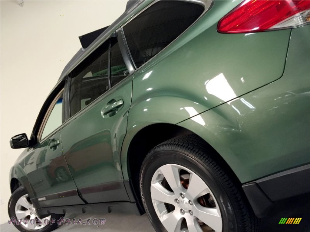 2010 Outback 2.5i Limited Wagon - Cypress Green Pearl / Warm Ivory photo #23