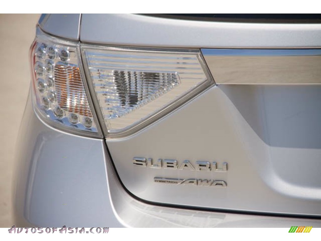 2010 Impreza 2.5i Wagon - Spark Silver Metallic / Carbon Black photo #12