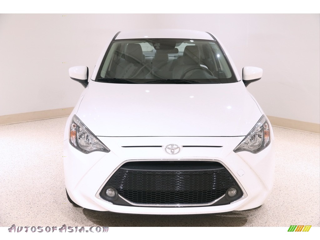 2019 Yaris LE - Frost / Gray photo #2