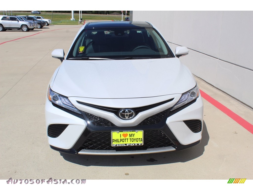 2020 Camry XSE - Wind Chill Pearl / Black photo #3