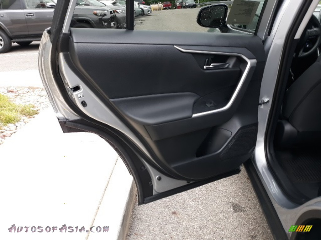 2020 RAV4 XLE AWD Hybrid - Silver Sky Metallic / Black photo #28