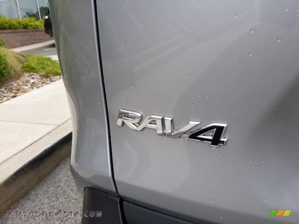 2020 RAV4 XLE AWD Hybrid - Silver Sky Metallic / Black photo #35