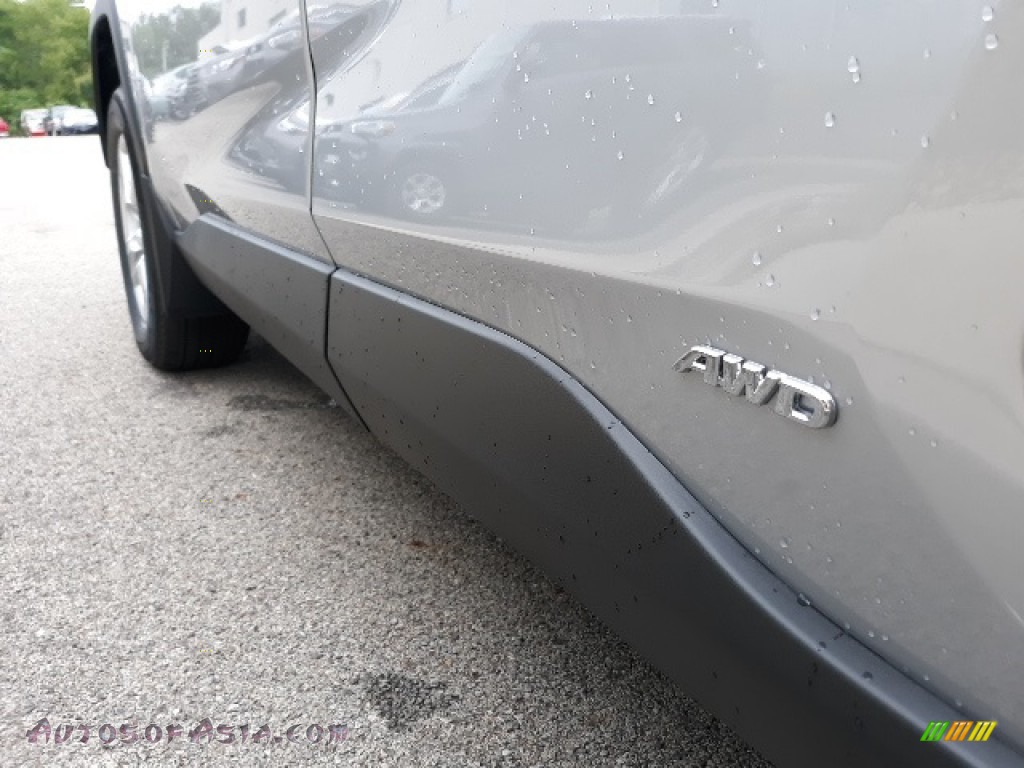 2020 RAV4 XLE AWD Hybrid - Silver Sky Metallic / Black photo #39