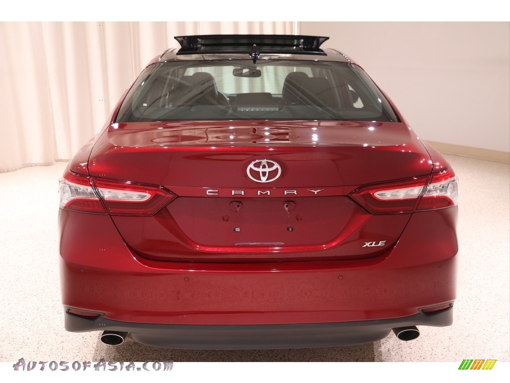 2018 Camry XLE V6 - Ruby Flare Pearl / Black photo #23
