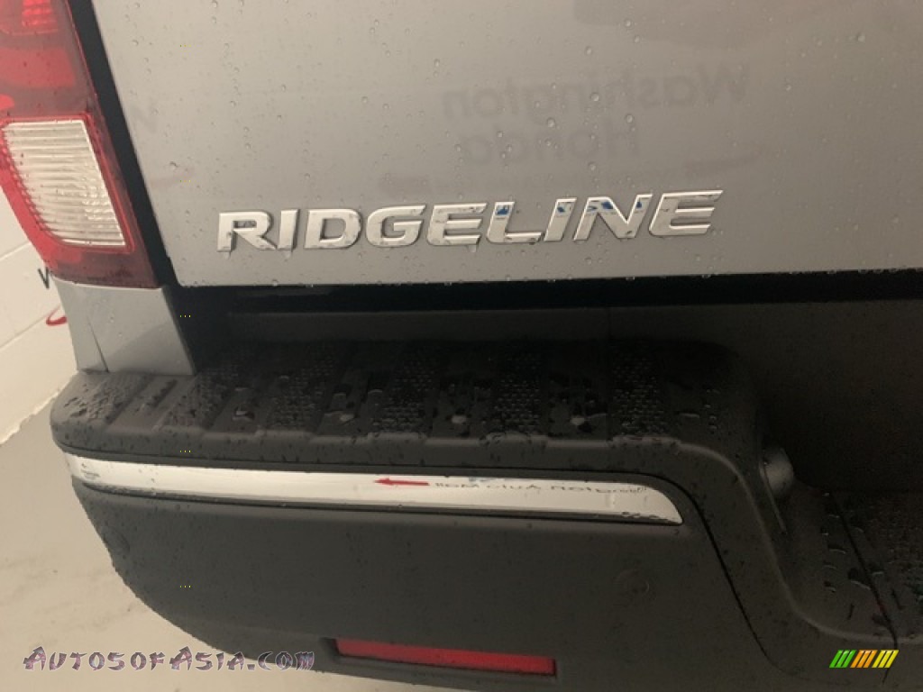 2020 Ridgeline RTL-E AWD - Lunar Silver Metallic / Black photo #35