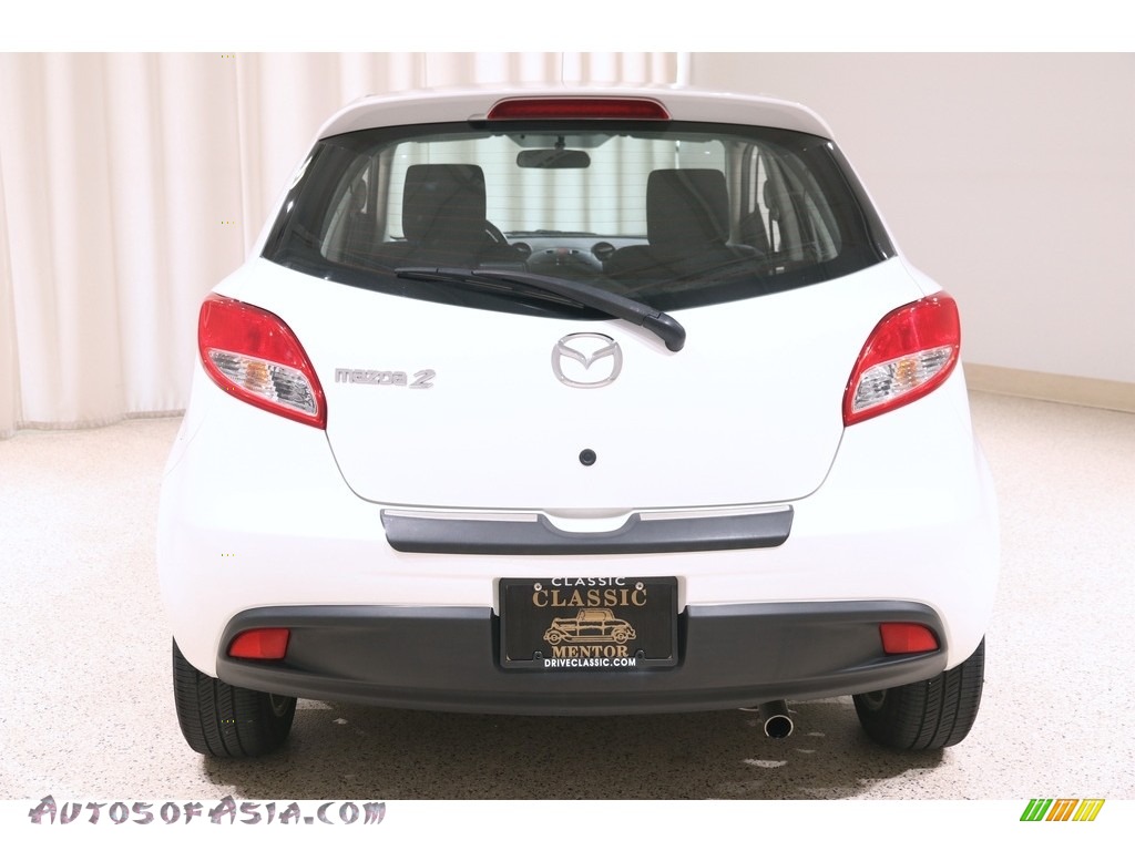 2012 MAZDA2 Touring - Crystal White Pearl Mica / Black w/Red Piping photo #15