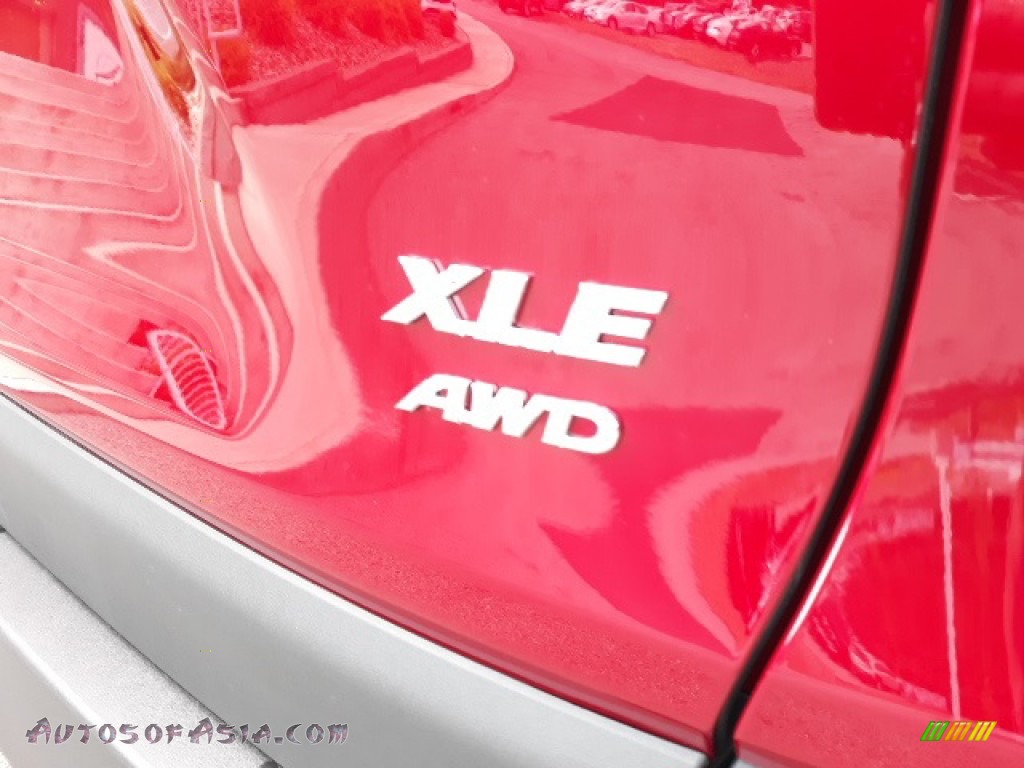 2020 RAV4 XLE AWD - Ruby Flare Pearl / Light Gray photo #38