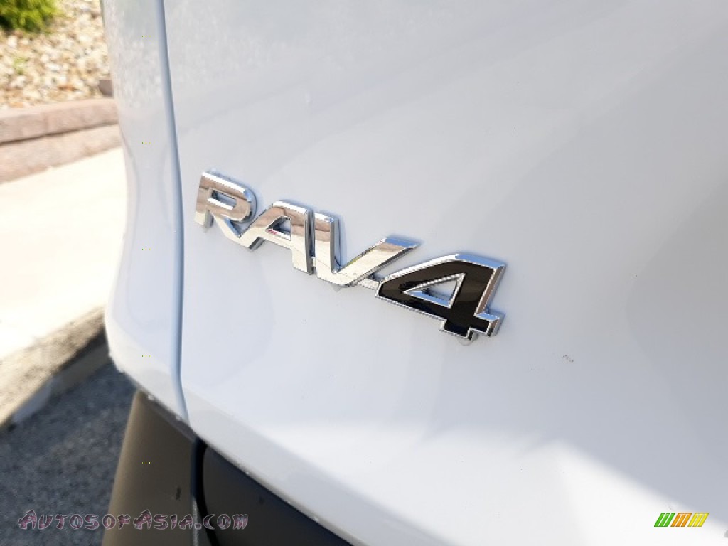 2020 RAV4 XLE AWD - Super White / Black photo #34