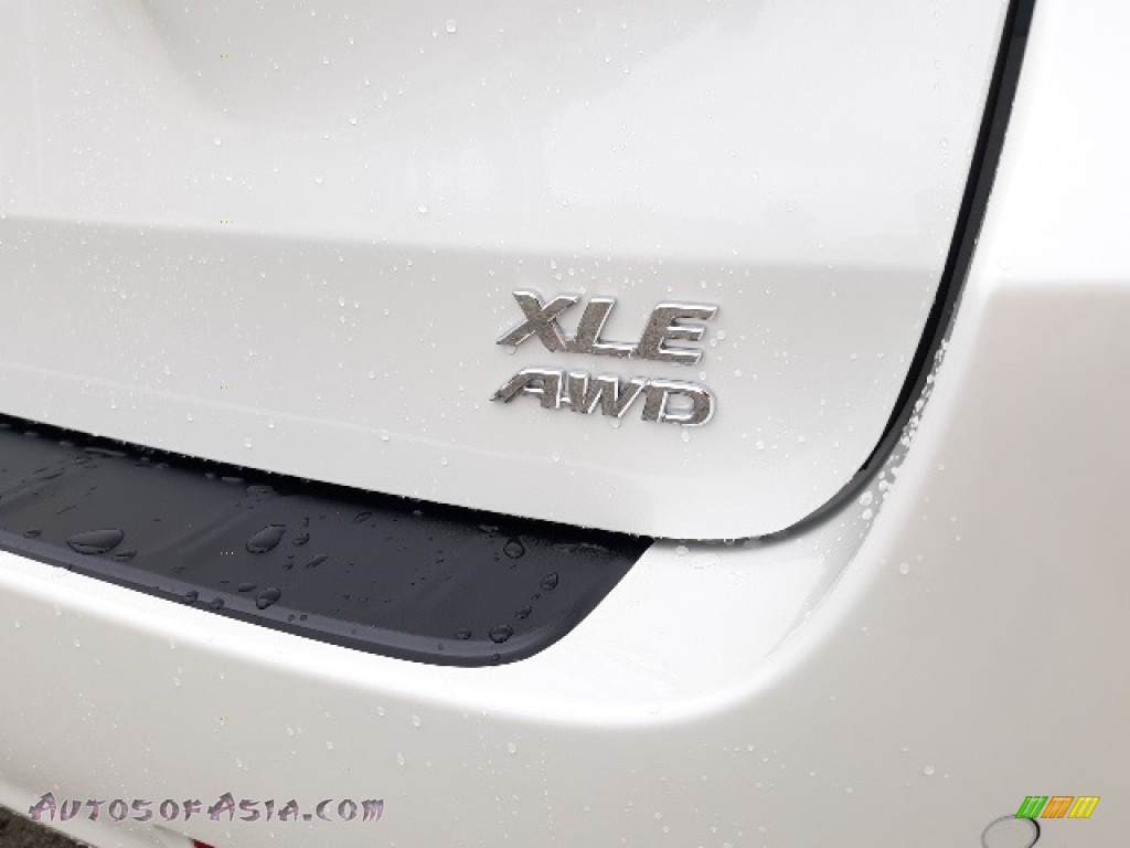 2020 Sienna XLE AWD - Blizzard White Pearl / Ash photo #36