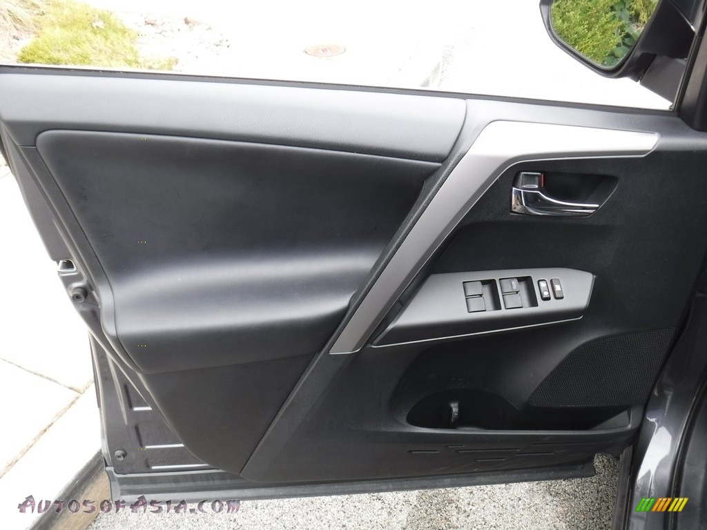 2017 RAV4 XLE AWD - Magnetic Gray Metallic / Black photo #18