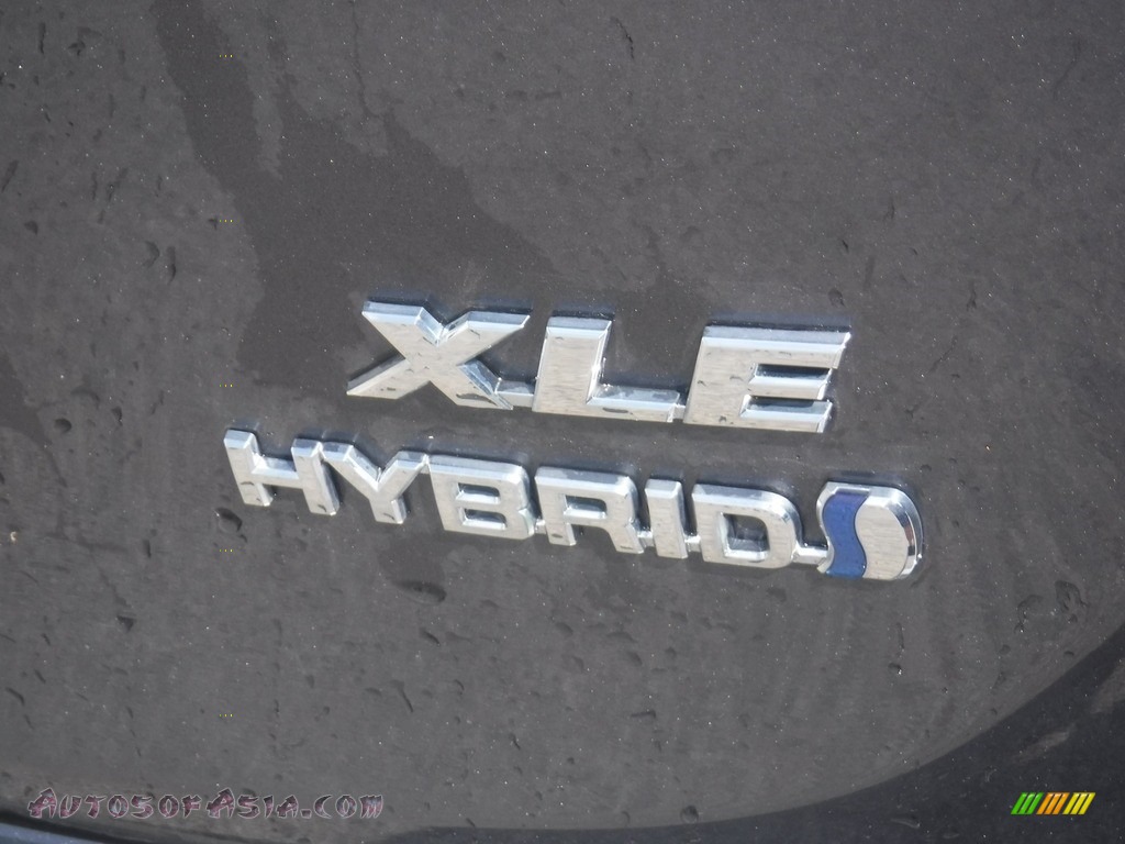 2017 RAV4 XLE AWD Hybrid - Magnetic Gray Metallic / Ash photo #17
