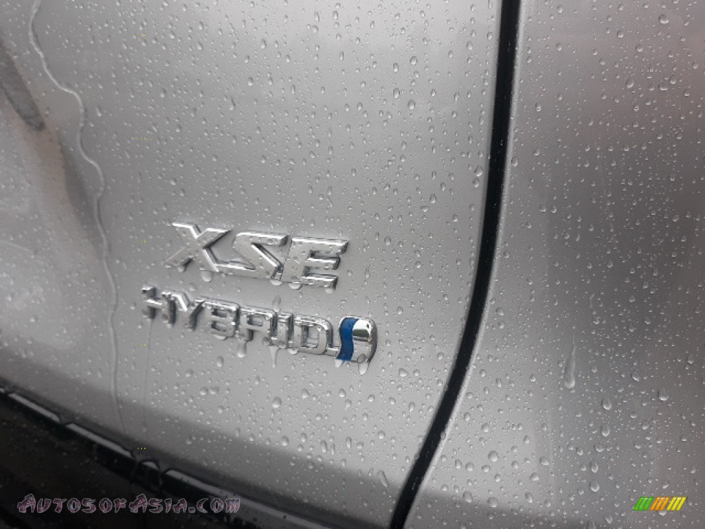 2020 RAV4 XSE AWD Hybrid - Silver Sky Metallic / Black photo #30