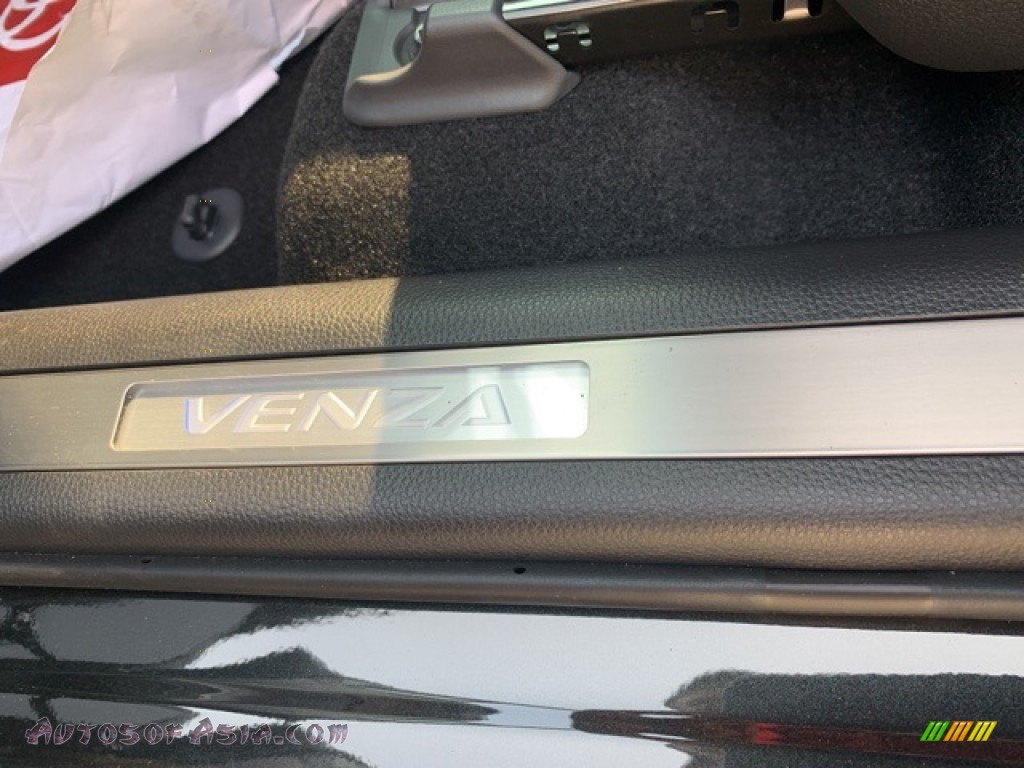 2021 Venza Hybrid Limited AWD - Celestial Black / Java/Black photo #29