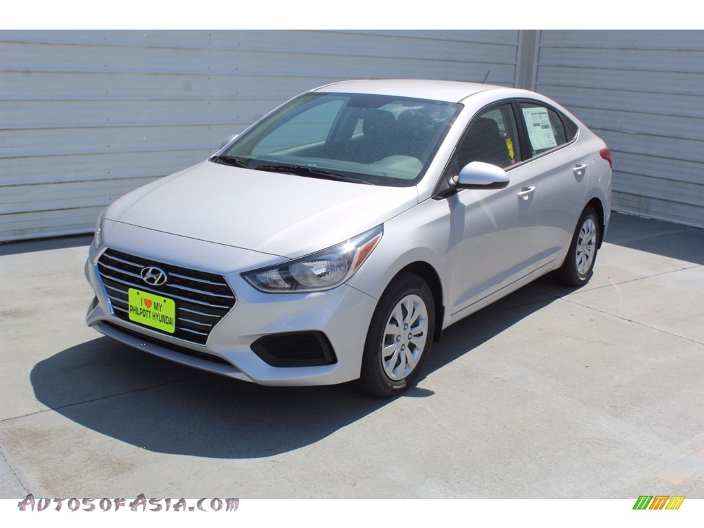 2021 Accent SE - Olympus Silver / Black photo #4