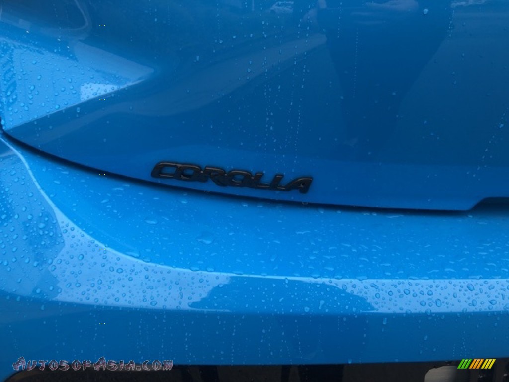 2021 Corolla Hatchback SE - Blue Flame / Black photo #27