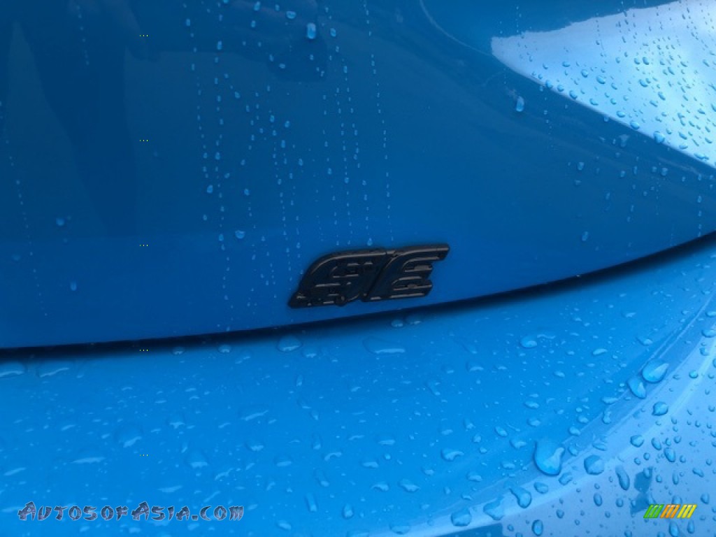 2021 Corolla Hatchback SE - Blue Flame / Black photo #28