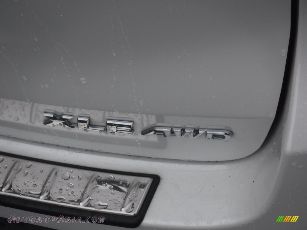 2018 Highlander XLE AWD - Blizzard White Pearl / Black photo #15