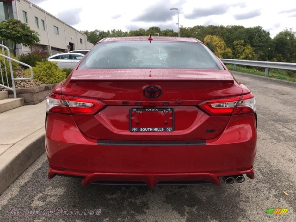 2020 Camry SE - Supersonic Red / Ash photo #36