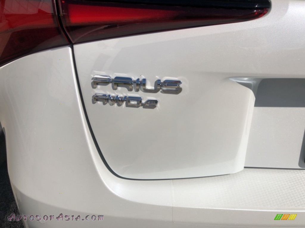 2021 Prius XLE AWD-e - Wind Chill Pearl / Black photo #28
