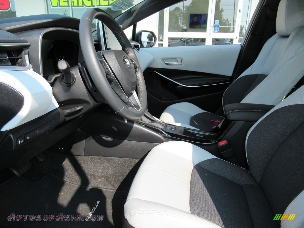 2020 Corolla Hatchback XSE - Blizzard Pearl / Moonstone photo #10