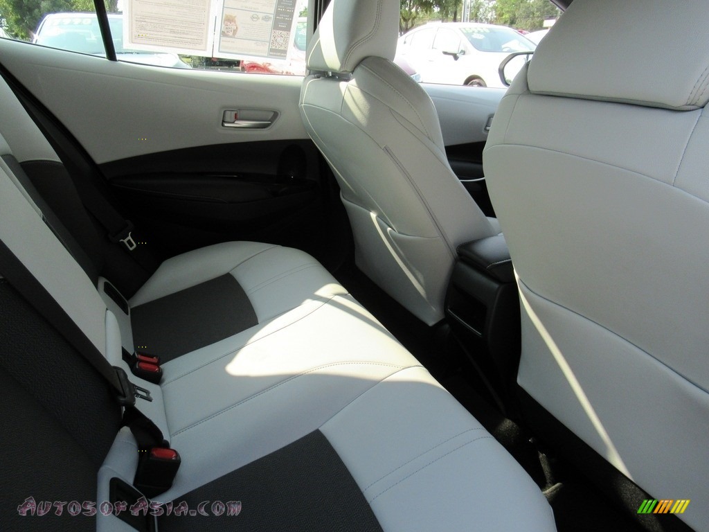 2020 Corolla Hatchback XSE - Blizzard Pearl / Moonstone photo #13