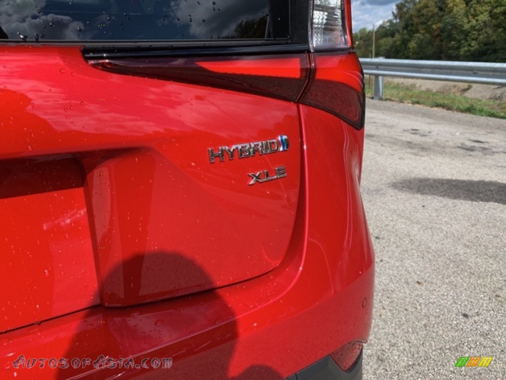 2020 Prius XLE AWD-e - Supersonic Red / Black photo #28