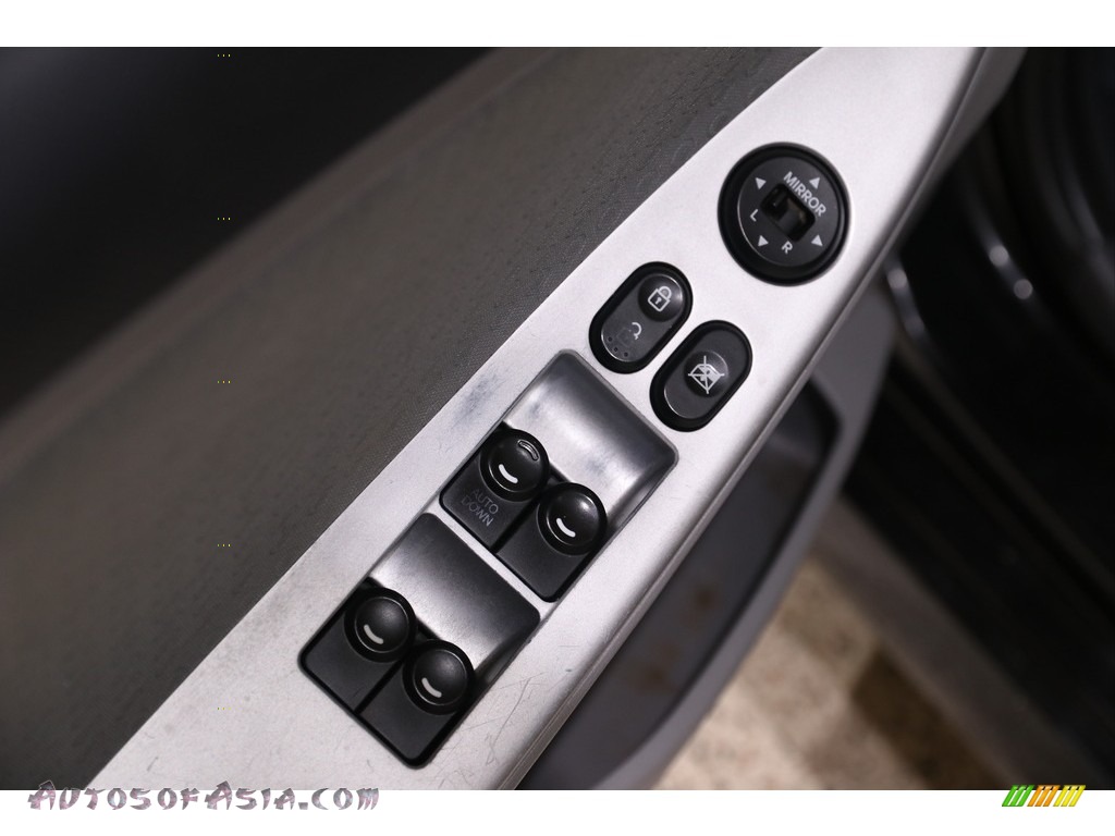 2013 Accent SE 5 Door - Ultra Black / Gray photo #5