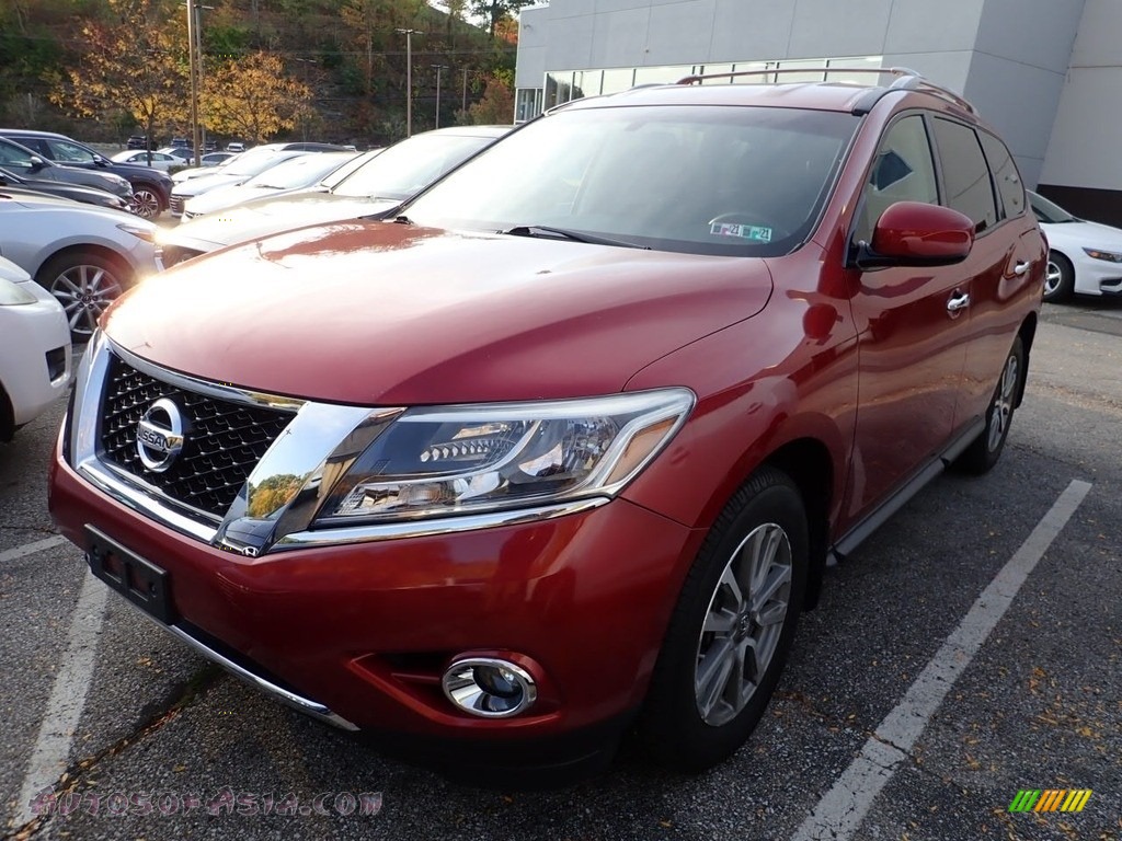 Cayenne Red / Charcoal Nissan Pathfinder SV 4x4