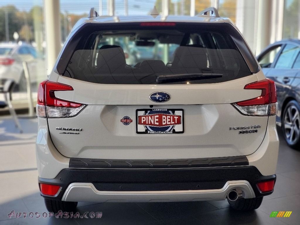 2020 Forester 2.5i Touring - Crystal White Pearl / Saddle Brown photo #13