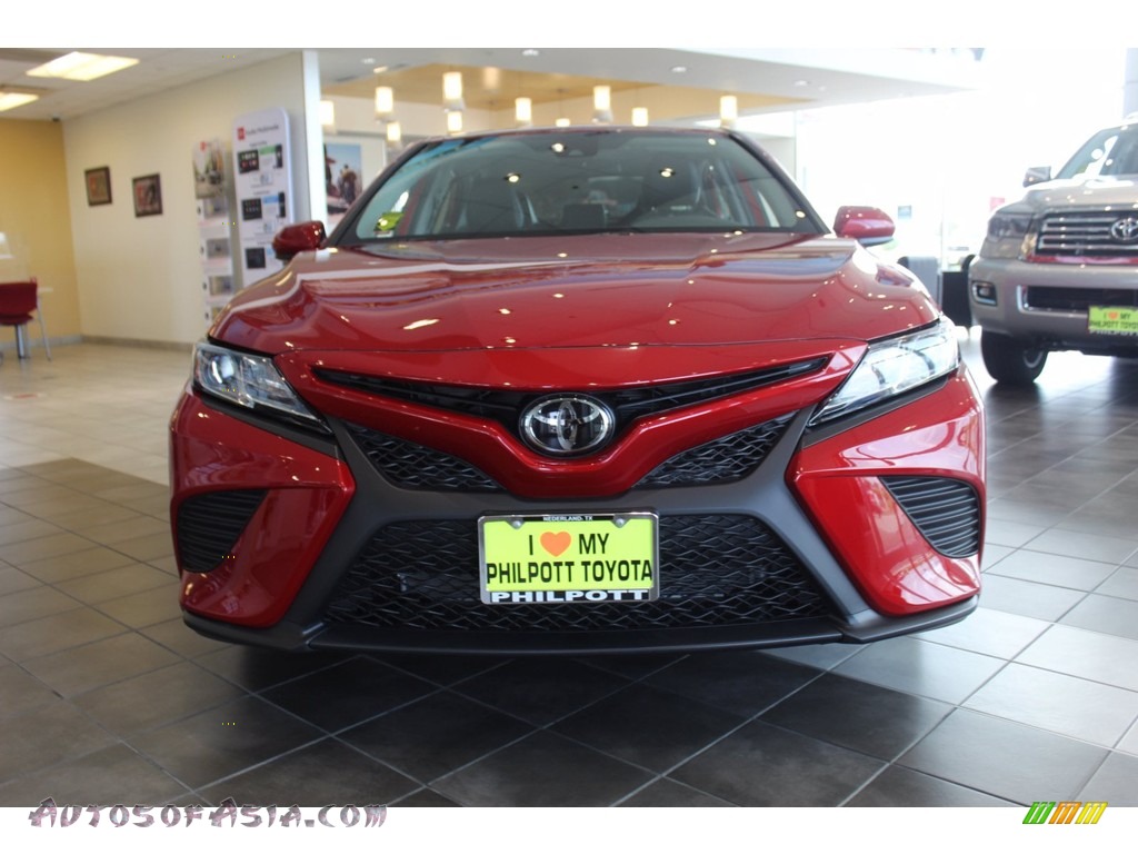2020 Camry SE - Supersonic Red / Black photo #3