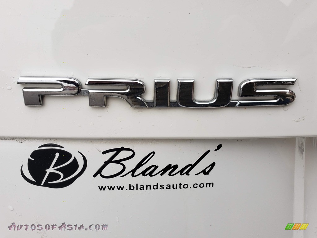 2013 Prius Two Hybrid - Blizzard White Pearl / Dark Gray photo #27