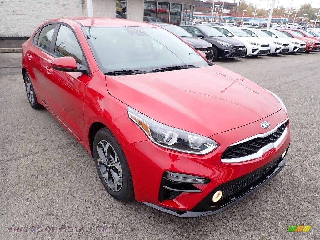 2021 Forte LXS - Currant Red / Black photo #3