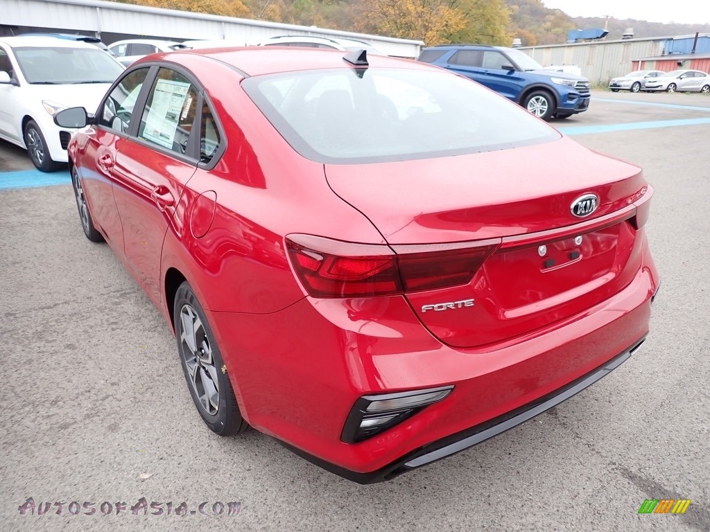 2021 Forte LXS - Currant Red / Black photo #7