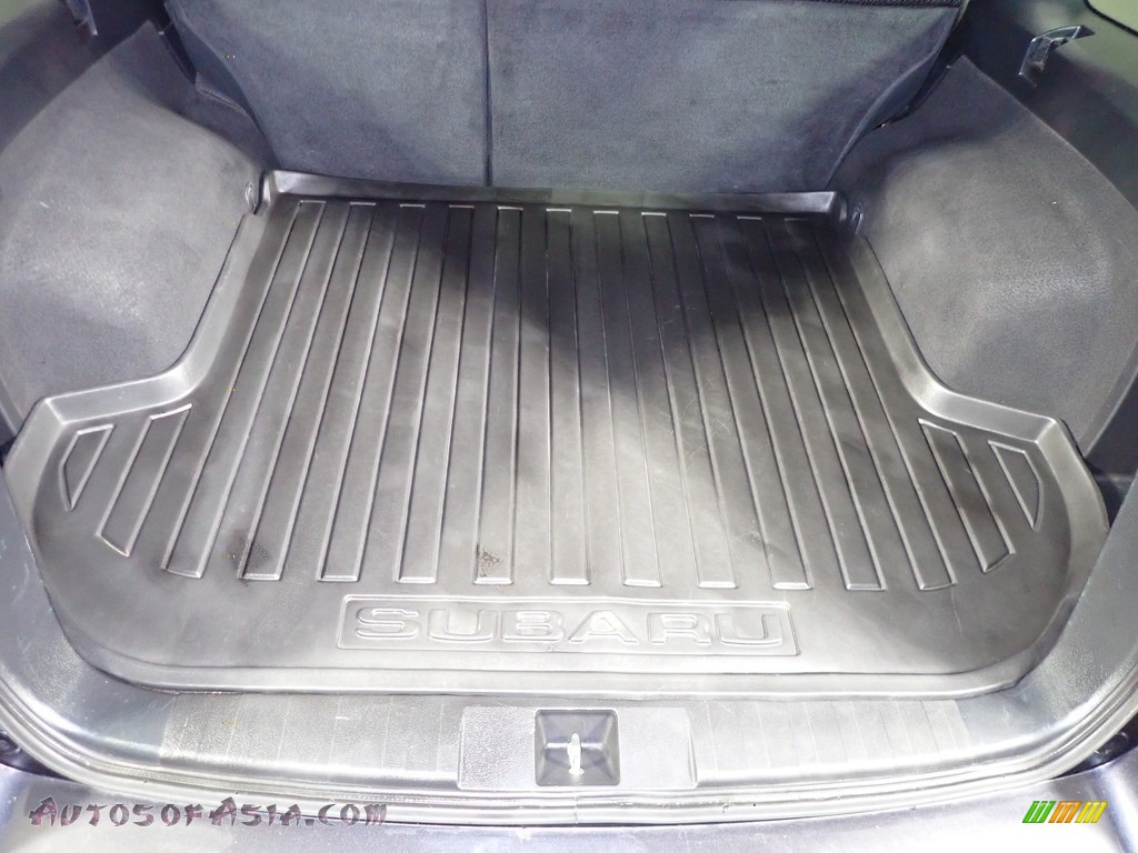 2011 Outback 2.5i Premium Wagon - Graphite Gray Metallic / Off Black photo #12