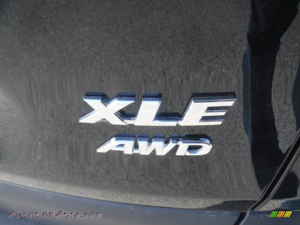 2020 RAV4 XLE AWD - Midnight Black Metallic / Black photo #17