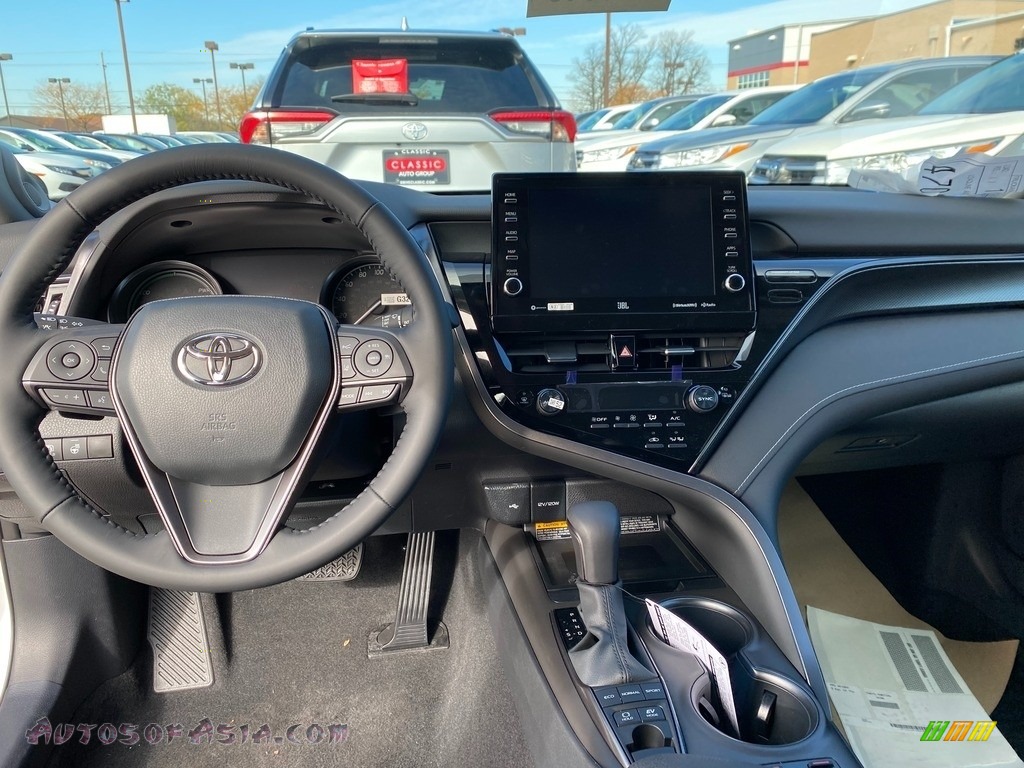 2021 Camry XSE Hybrid - Wind Chill Pearl / Black photo #4