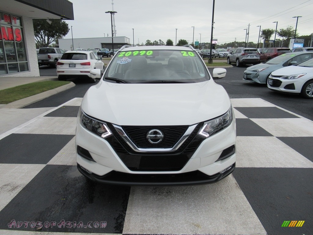 2020 Rogue SV - Pearl White Tricoat / Almond photo #2