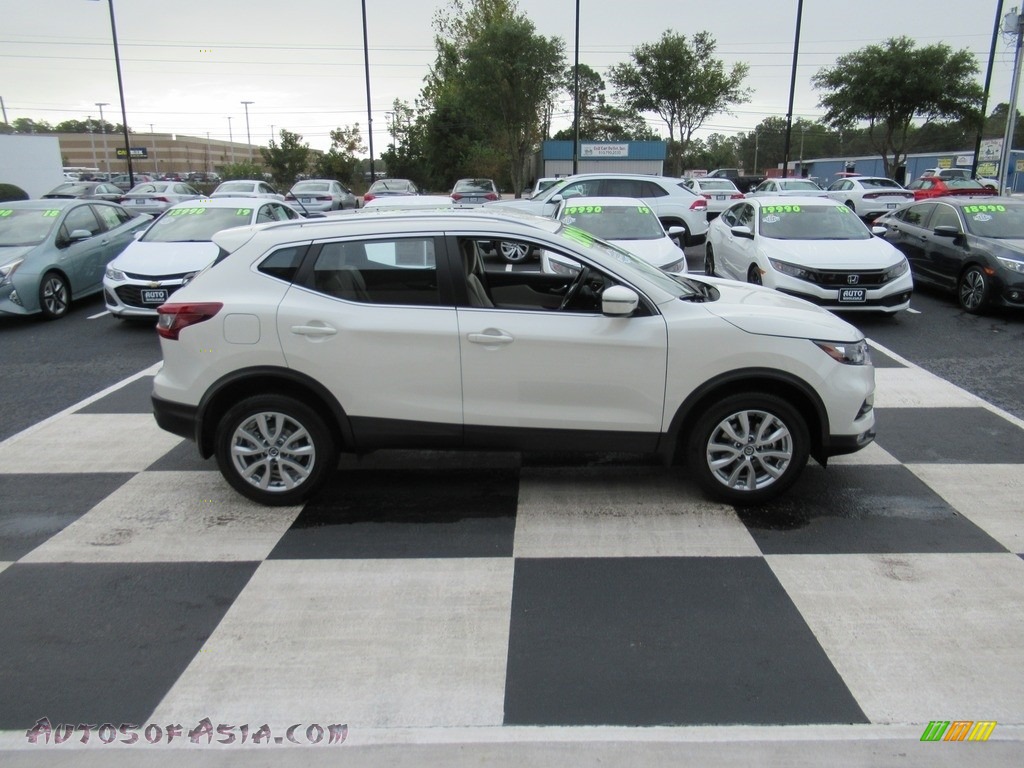 2020 Rogue SV - Pearl White Tricoat / Almond photo #3