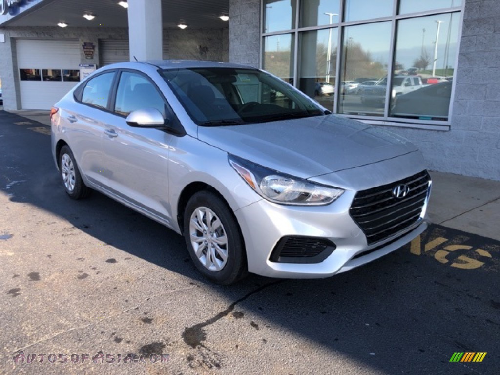 2021 Accent SE - Olympus Silver / Black photo #1